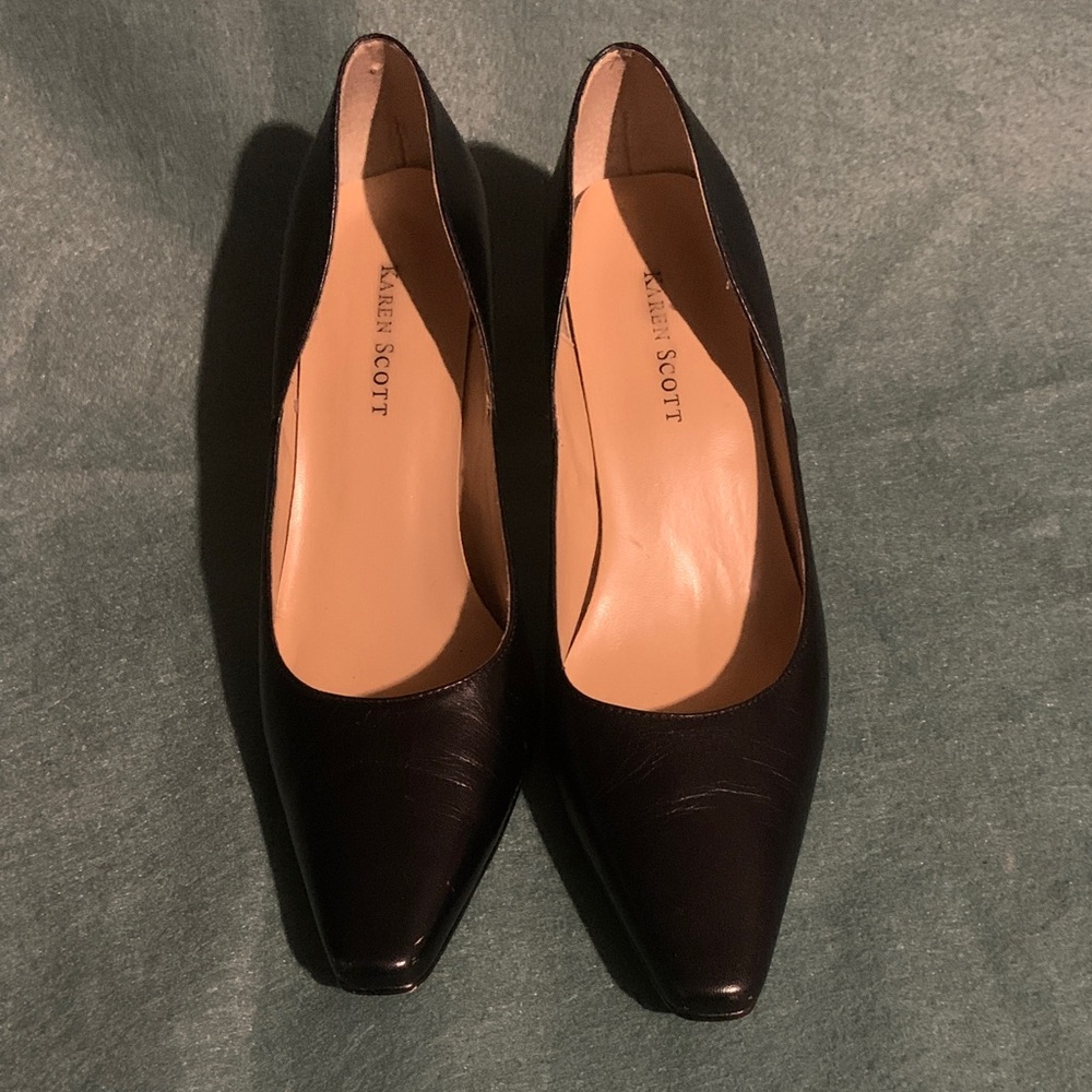 Karen Scott Black Pointed-Toe Pump Heels